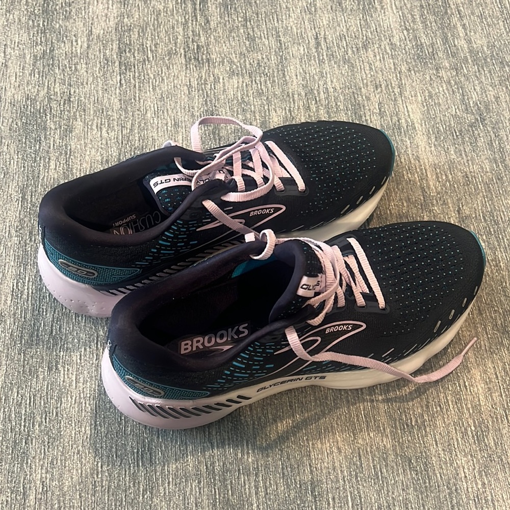 Brooks Glycerin GTS - size 10. Worn on three runs, great condition